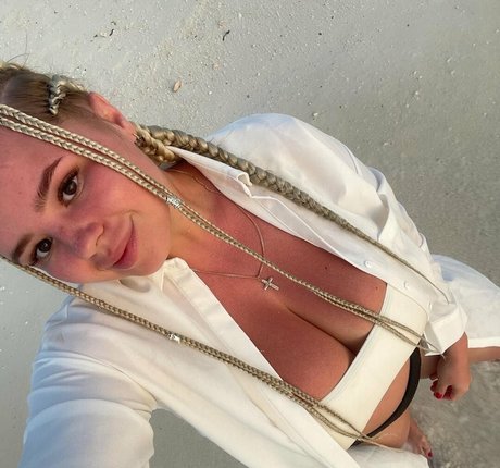 Naakte gelekte OnlyFans-foto van Katyshka2208
