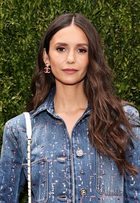 Nina Dobrev