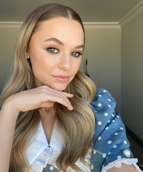 Naakte gelekte OnlyFans-foto van Madison Iseman