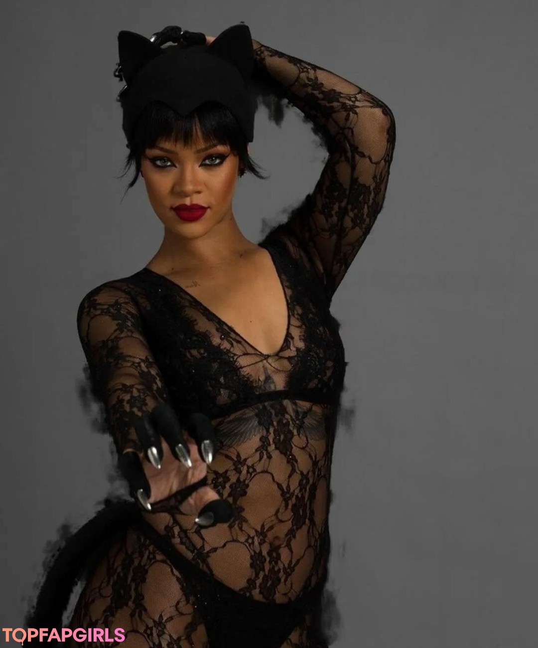 Naakte gelekte OnlyFans-foto van Rihanna #1089