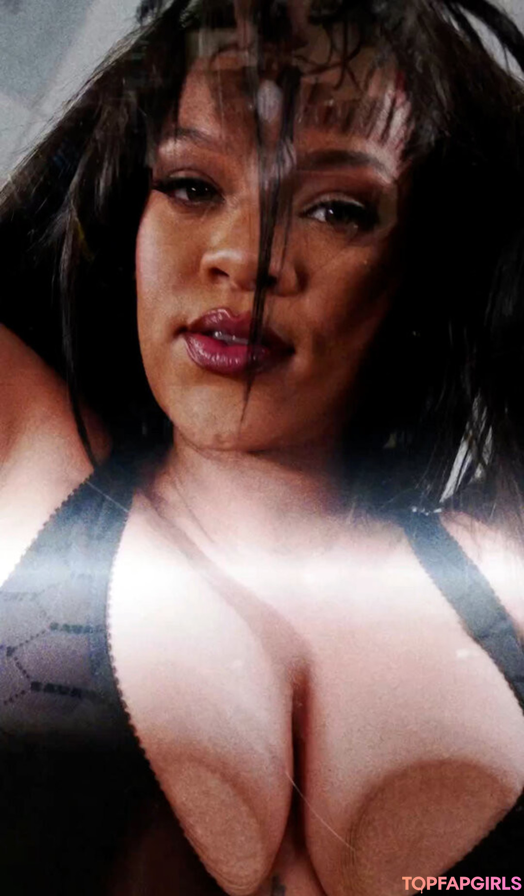 Naakte gelekte OnlyFans-foto van Rihanna #1234