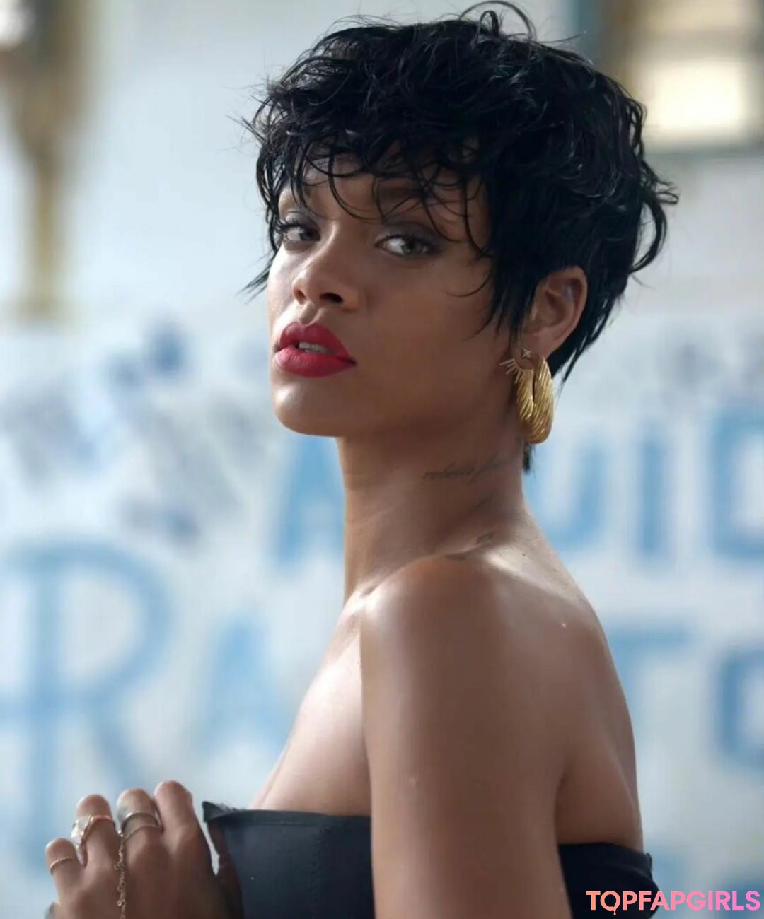 Naakte gelekte OnlyFans-foto van Rihanna #1294