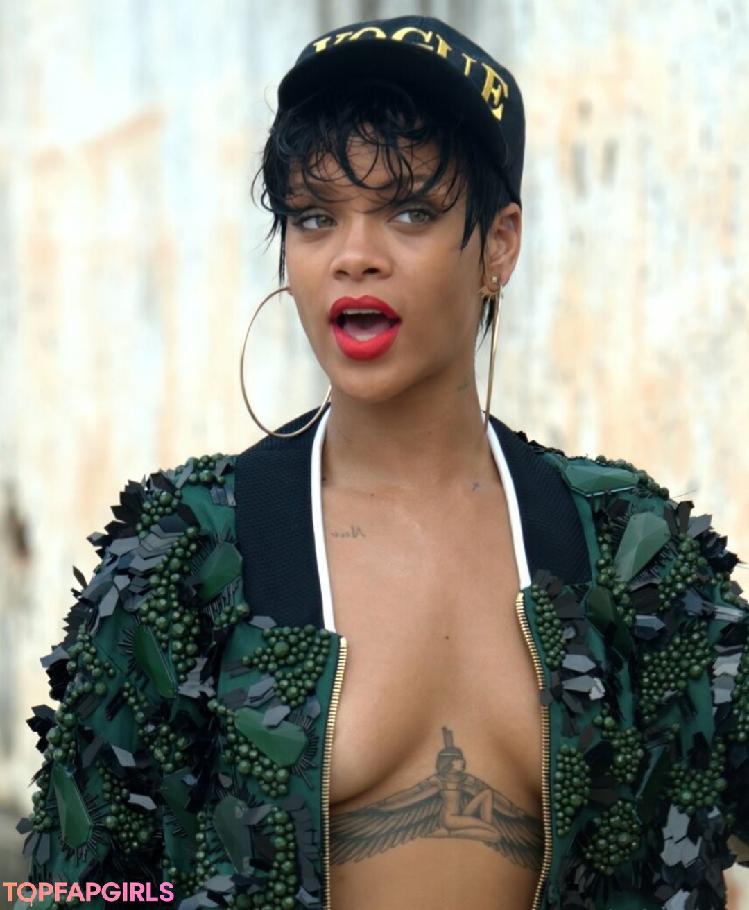 Naakte gelekte OnlyFans-foto van Rihanna #1464
