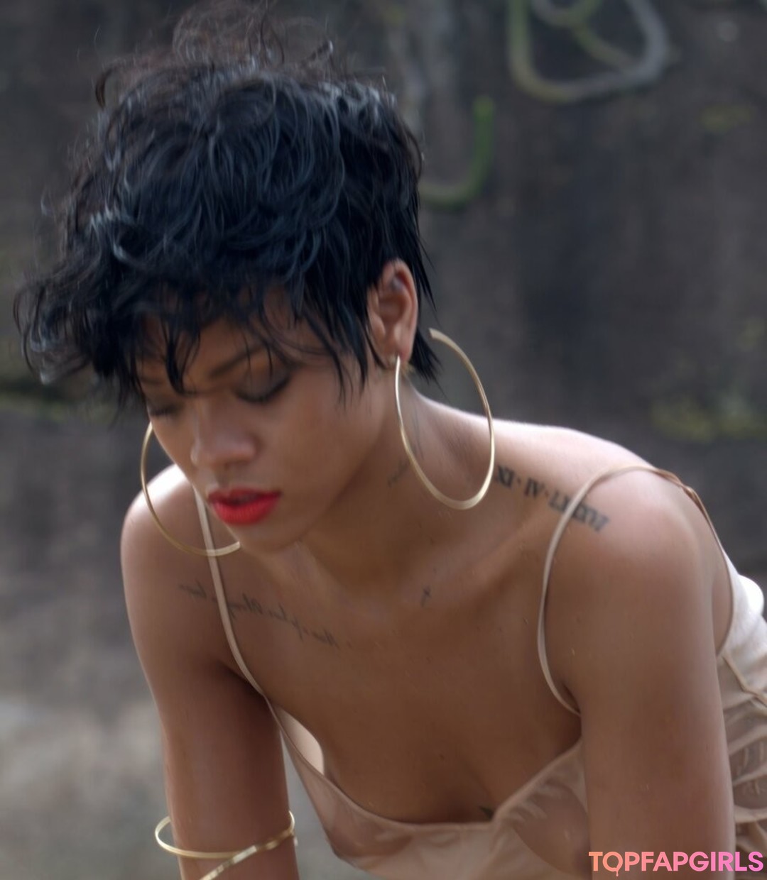 Naakte gelekte OnlyFans-foto van Rihanna #1480