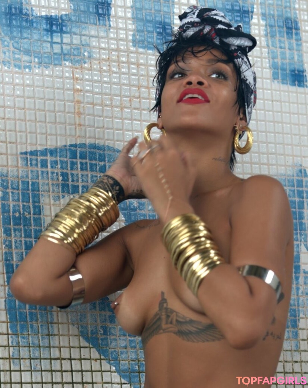 Naakte gelekte OnlyFans-foto van Rihanna #1490