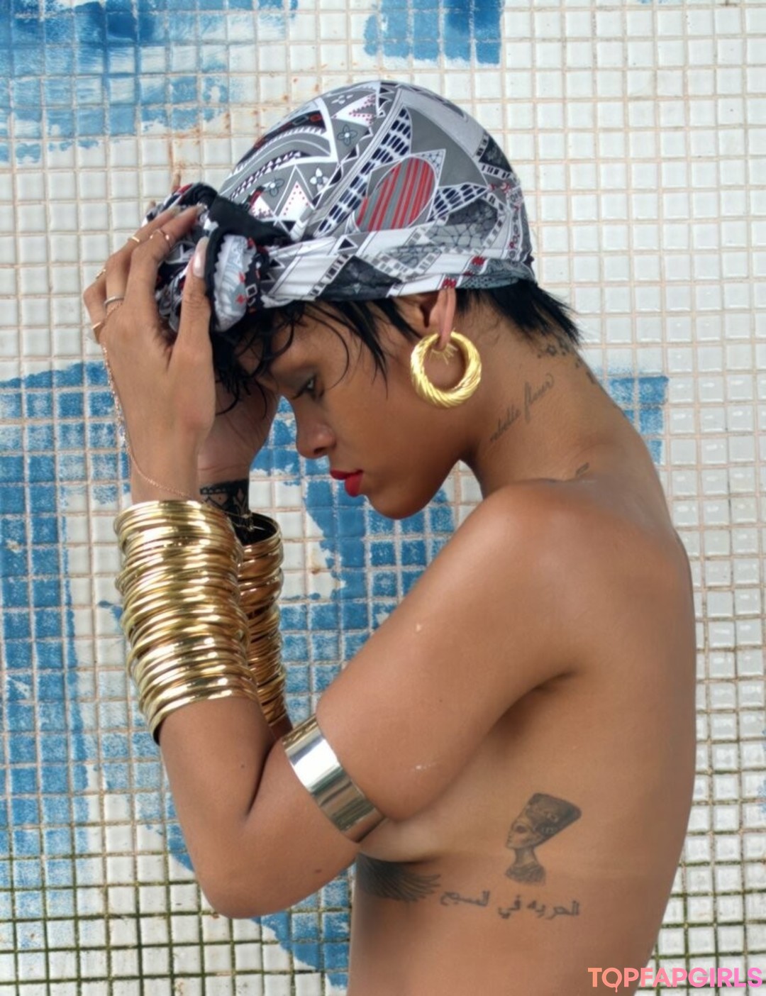 Naakte gelekte OnlyFans-foto van Rihanna #1498