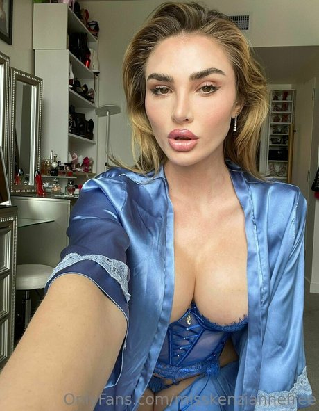 Naakte gelekte OnlyFans-foto van Misskenziannefree