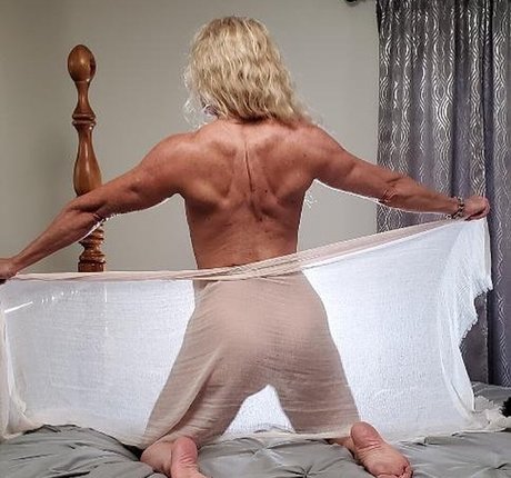 Naakte gelekte OnlyFans-foto van Brooke Baker
