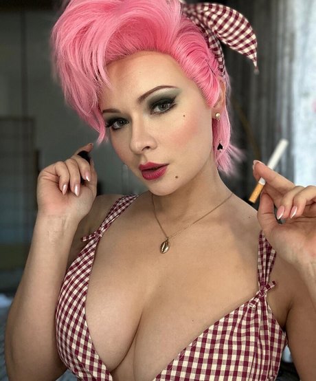 Jannet In Cosplay
