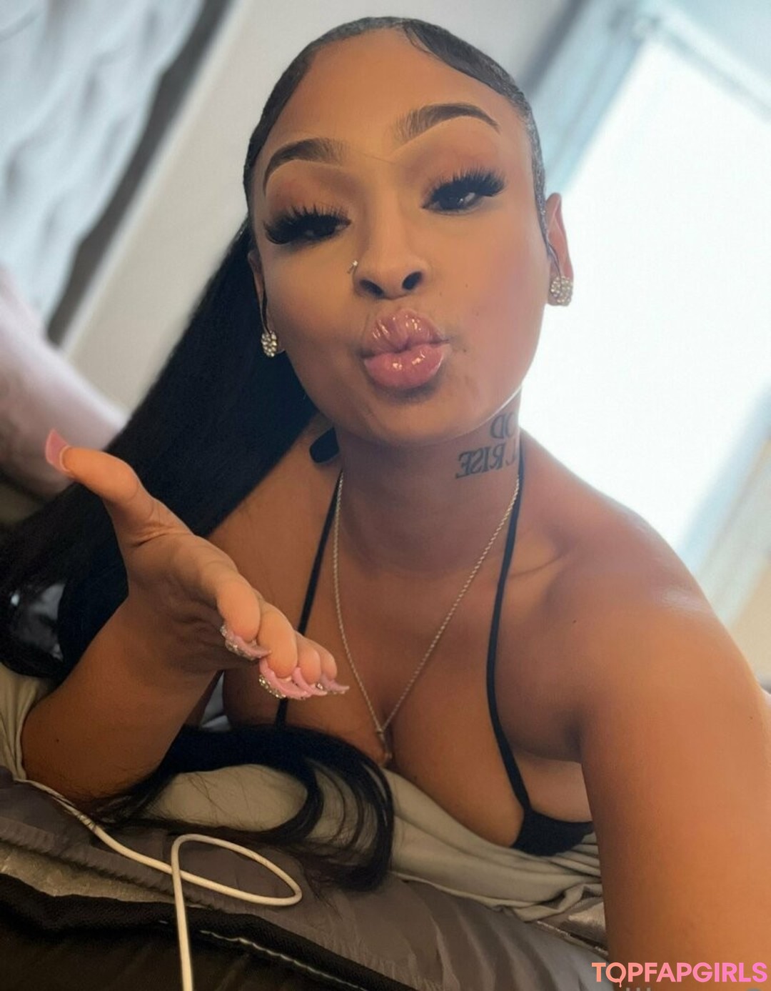 Naakte gelekte OnlyFans-foto van Yell0wp0rntapez #87 Naakte gelekte OnlyFans-foto van Yell0wp0rntapez #87