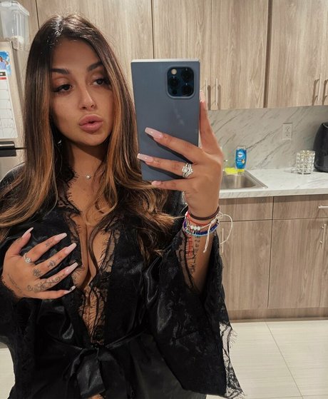 Naakte gelekte OnlyFans-foto van Crazycatlady