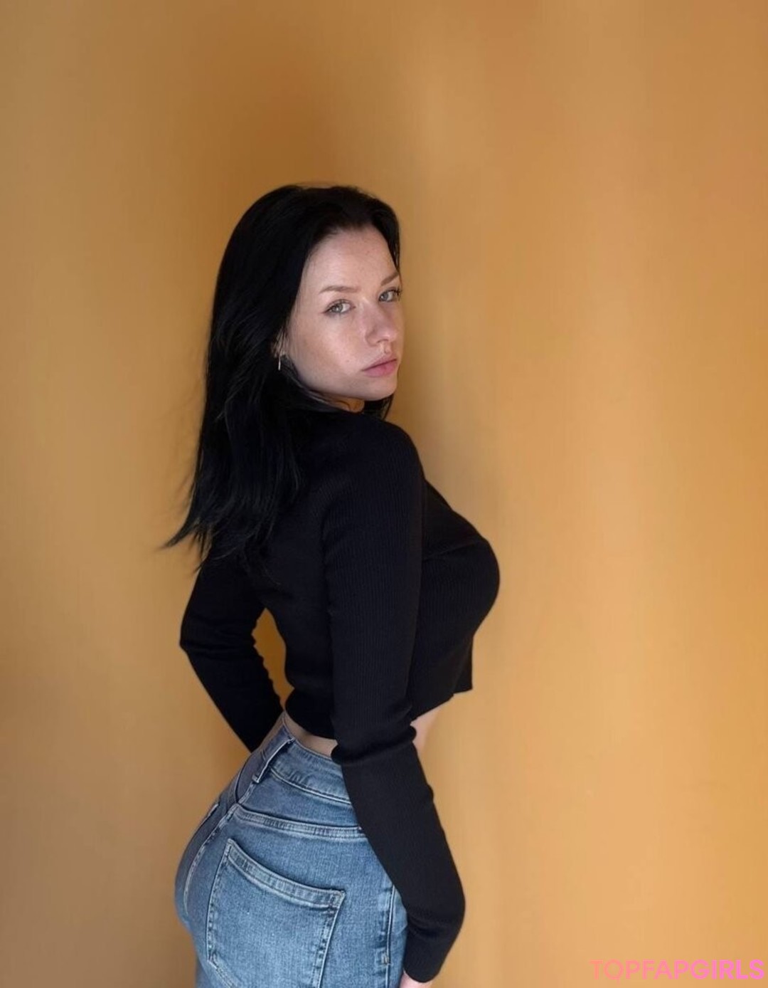 Naakte gelekte OnlyFans-foto van Innervus #1576