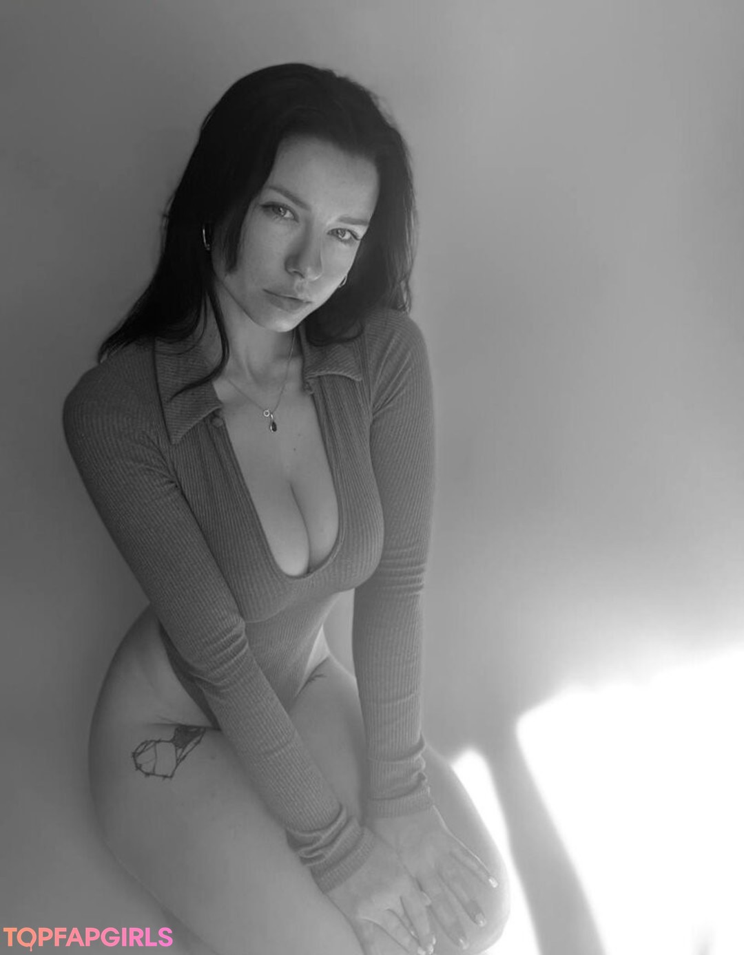 Naakte gelekte OnlyFans-foto van Innervus #1802