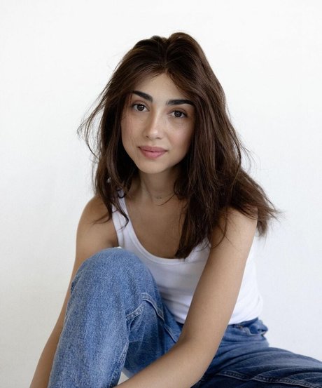 Naakte gelekte OnlyFans-foto van Alexa Mansour