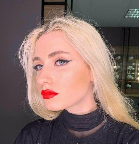 Aliceinwonderland_xo