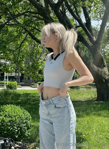 Aliceinwonderland_xo