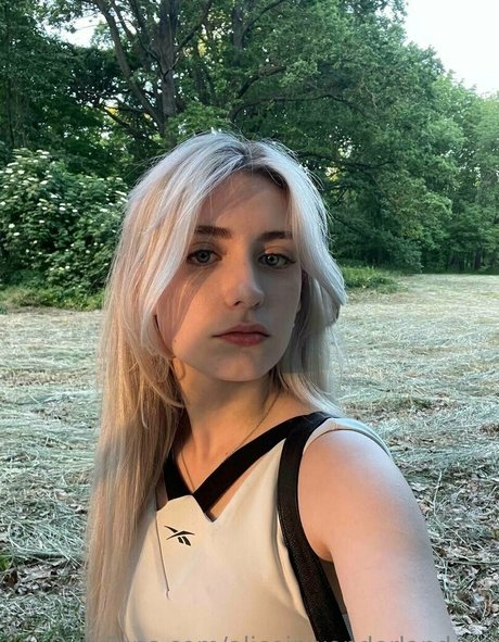 Aliceinwonderland_xo