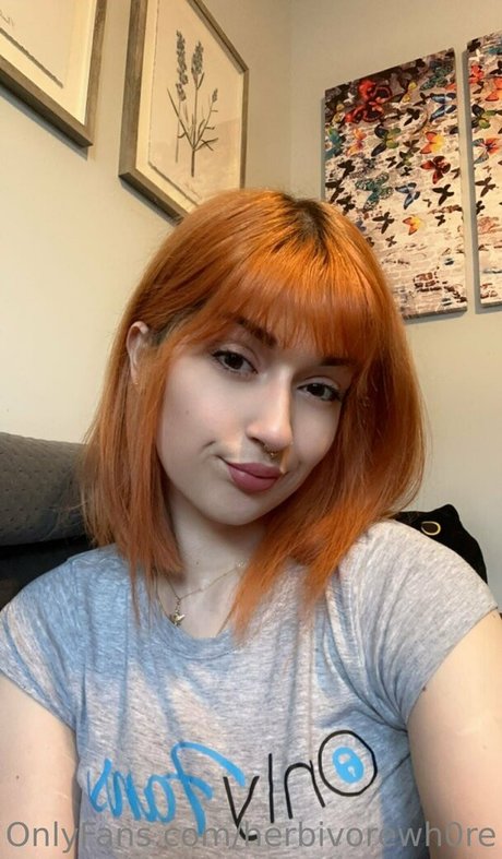 Naakte gelekte OnlyFans-foto van Herbivorewh0re