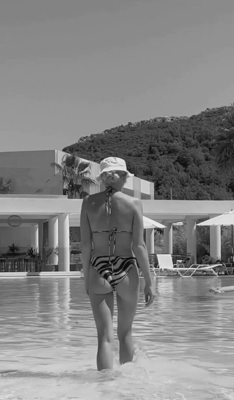 Naakte gelekte OnlyFans-foto van Katrin Palme