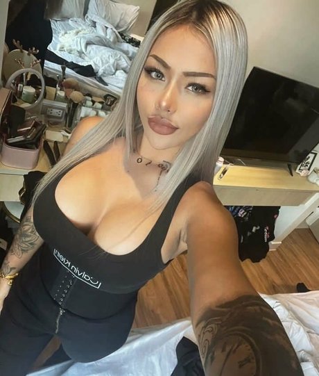 Naakte gelekte OnlyFans-foto van Samitaxxx
