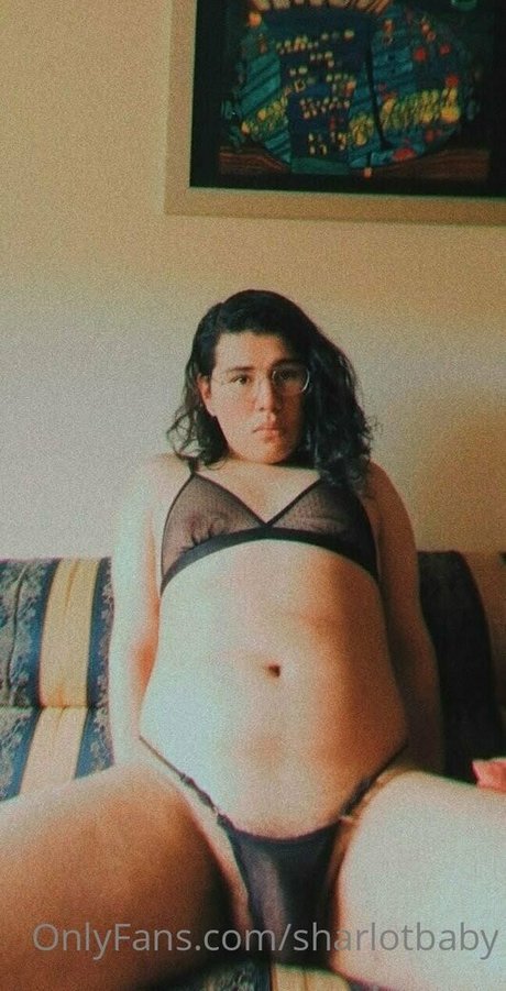 Naakte gelekte OnlyFans-foto van Sharlotbaby