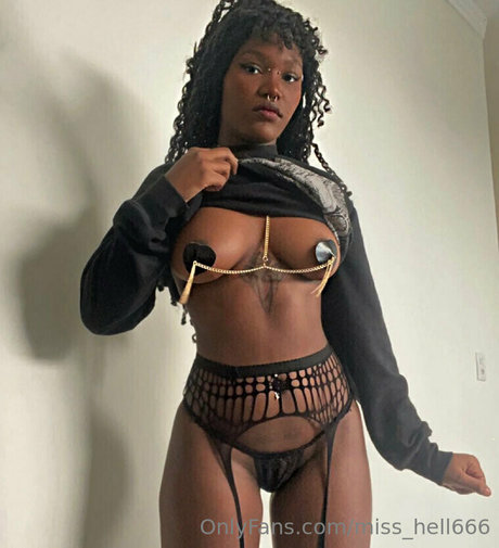 Naakte gelekte OnlyFans-foto van Afrogaybe