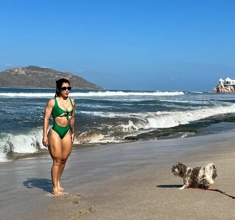 Naakte gelekte OnlyFans-foto van Evelyn Salomon