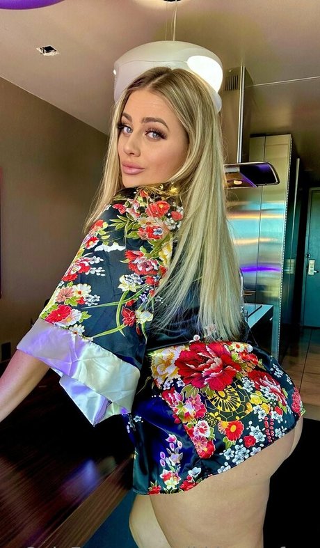 Naakte gelekte OnlyFans-foto van Nikkistonefree