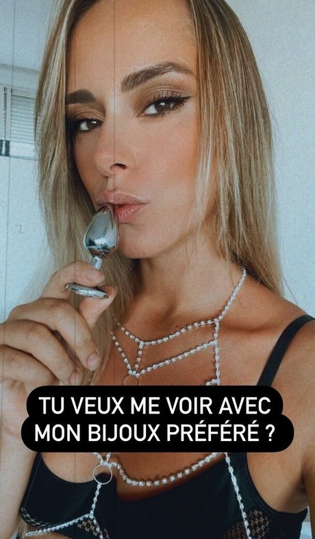 Naakte gelekte OnlyFans-foto van Anita Rover