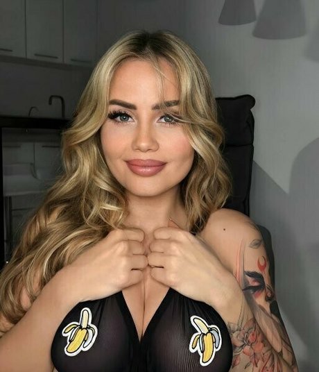 Naakte gelekte OnlyFans-foto van Sweetangeeel