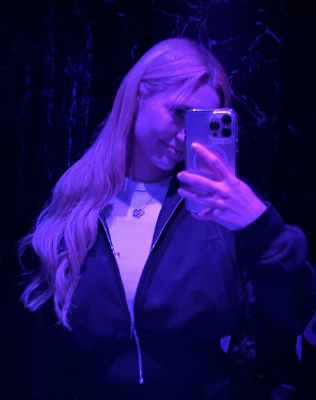 Naakte gelekte OnlyFans-foto van Karii