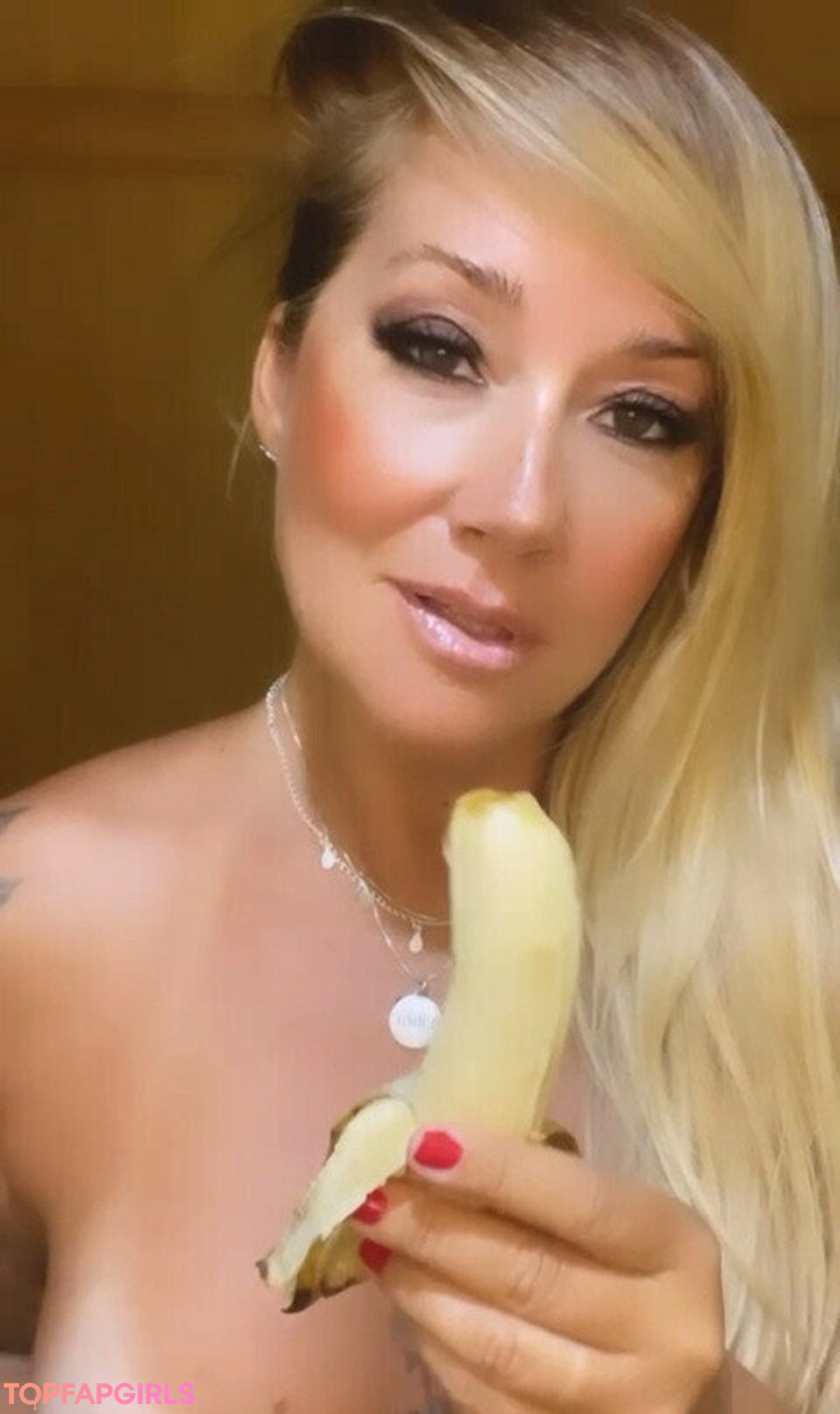 Naakte gelekte OnlyFans-foto van Vivi Fernandez #1376