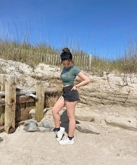 Naakte gelekte OnlyFans-foto van Elsuzannee