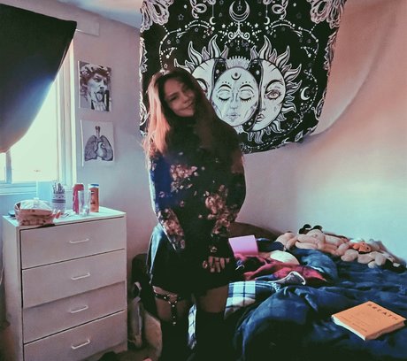 Naakte gelekte OnlyFans-foto van Sxvsy