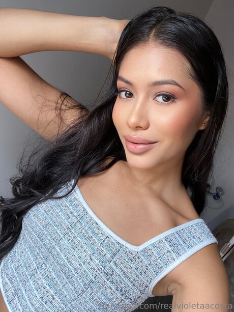 Naakte gelekte OnlyFans-foto van Realvioletaacosta