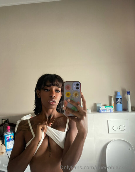Queenblack699