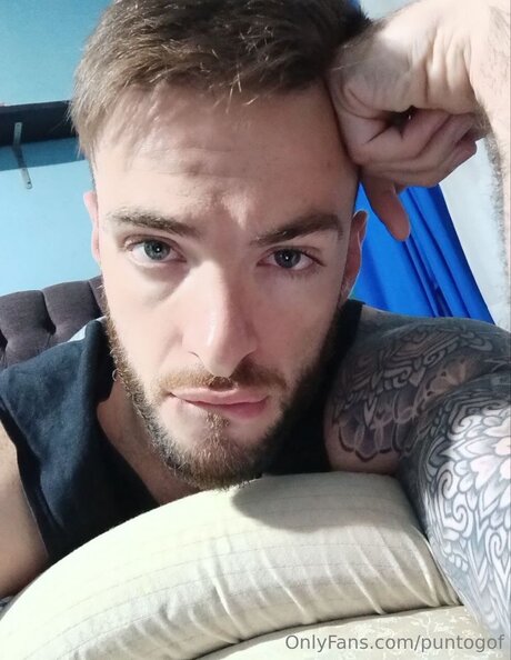 Naakte gelekte OnlyFans-foto van Puntogof