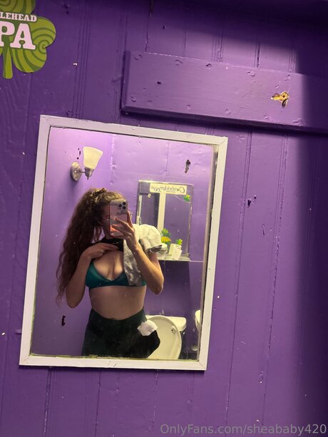 Naakte gelekte OnlyFans-foto van Sheababy420