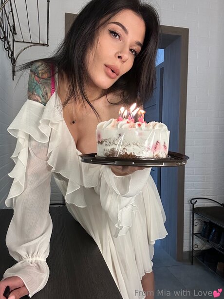Naakte gelekte OnlyFans-foto van Mia Moonn