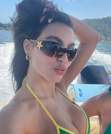Naakte gelekte OnlyFans-foto van Anna Estrella