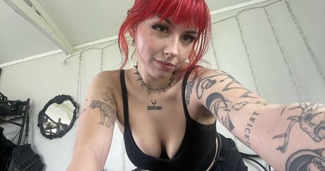 Naakte gelekte OnlyFans-foto van Vananz