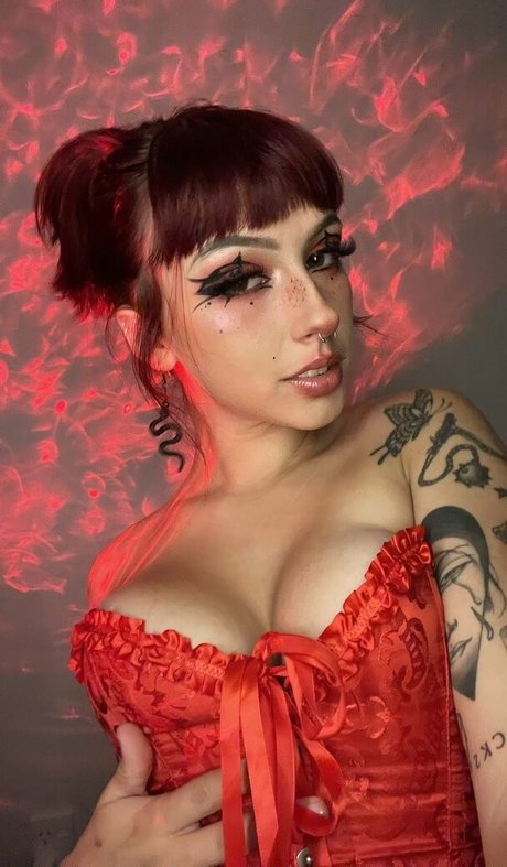 Naakte gelekte OnlyFans-foto van Vananz
