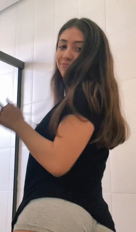 Naakte gelekte OnlyFans-foto van Sofia Espanha