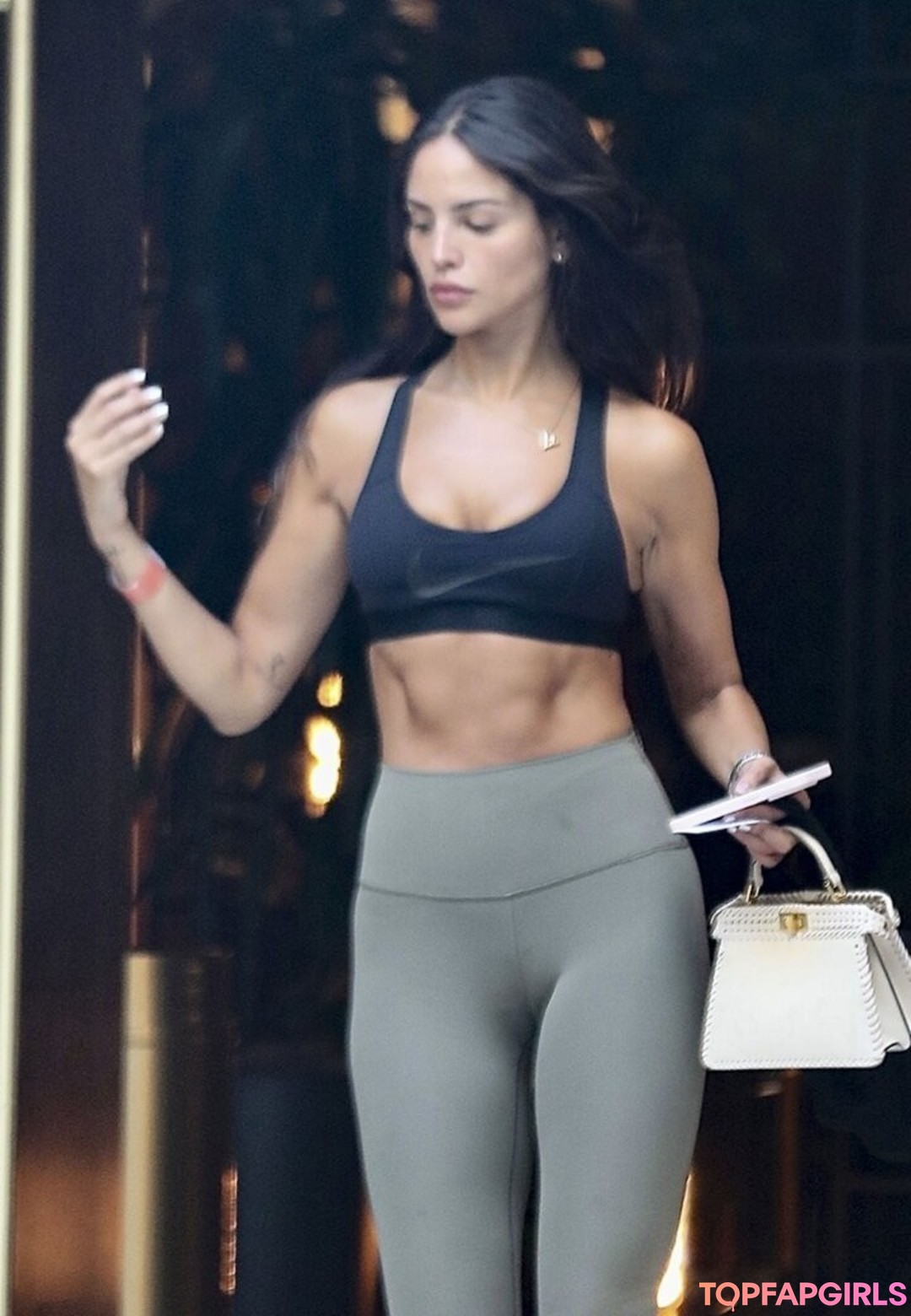 Naakte gelekte OnlyFans-foto van Eiza Gonzalez #1060
