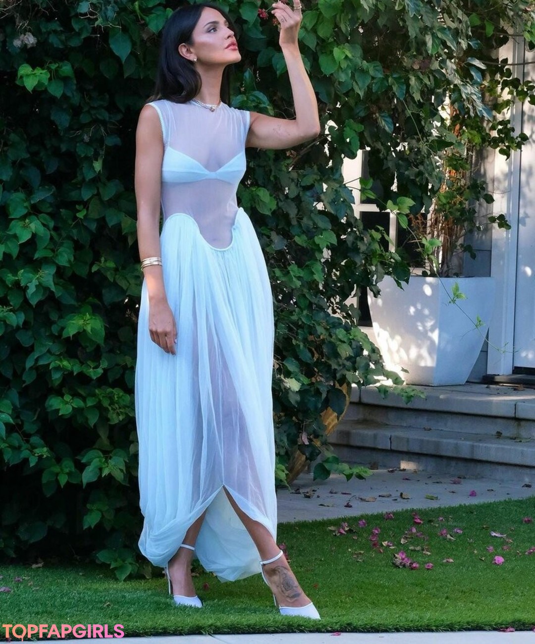 Naakte gelekte OnlyFans-foto van Eiza Gonzalez #1076