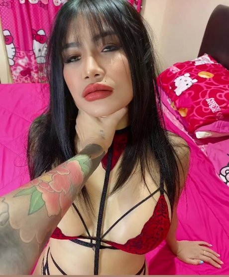 Naakte gelekte OnlyFans-foto van Yoyo Pattaya Thai