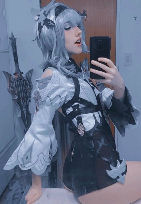 Naakte gelekte OnlyFans-foto van Boxstara Cosplay