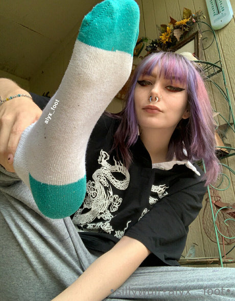 Naakte gelekte OnlyFans-foto van Tinykittie