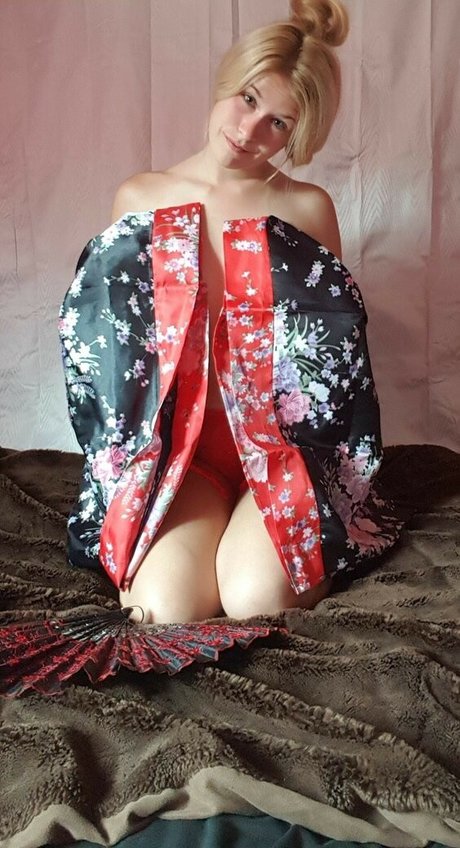 Naakte gelekte OnlyFans-foto van Everydayharleyquinn