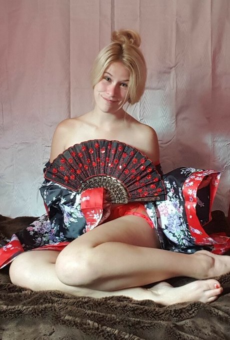 Naakte gelekte OnlyFans-foto van Everydayharleyquinn